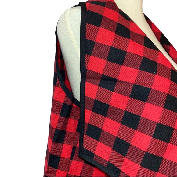Red & Black Buffalo Plaid Asymmetric Open Vest - Picture 12 of 16